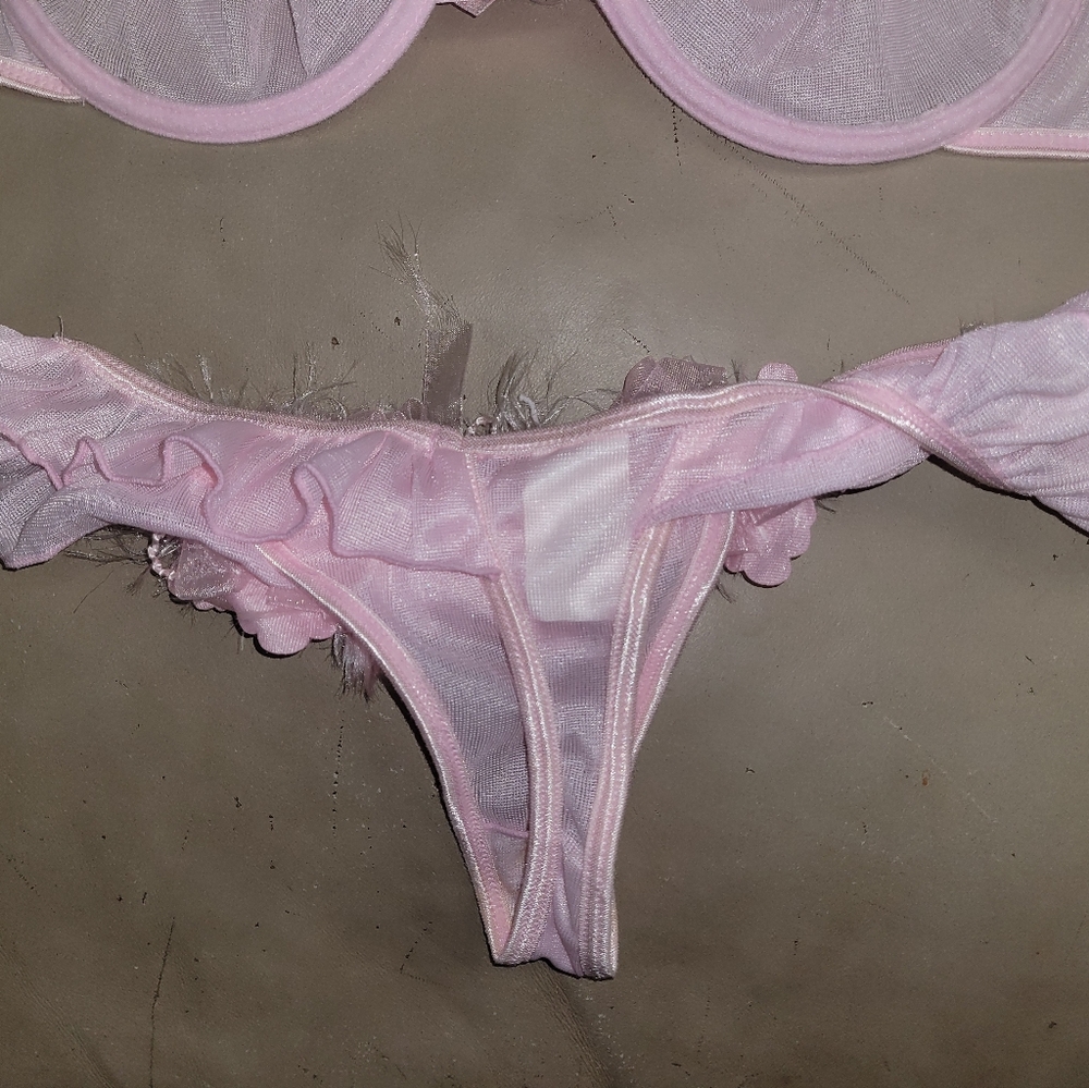 New With Defects Dreamgirl Rose Trimmed Underwire Bra and Ruffled Thong Size Sm - Picture 12 of 12